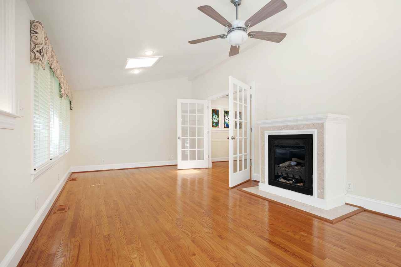 5419 Valinda Dr - Photo 5 of 34