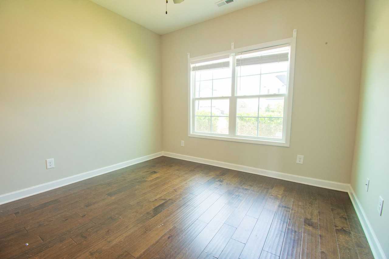 2220 Oldenburg Ln - Photo 4 of 36