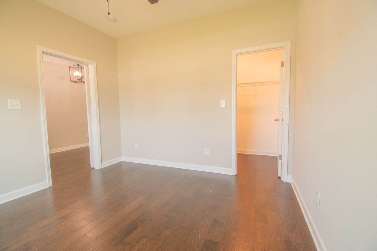 2220 Oldenburg Ln - Photo 5 of 36