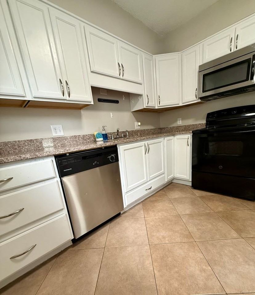 1718 Bennetts End - Photo 2 of 19