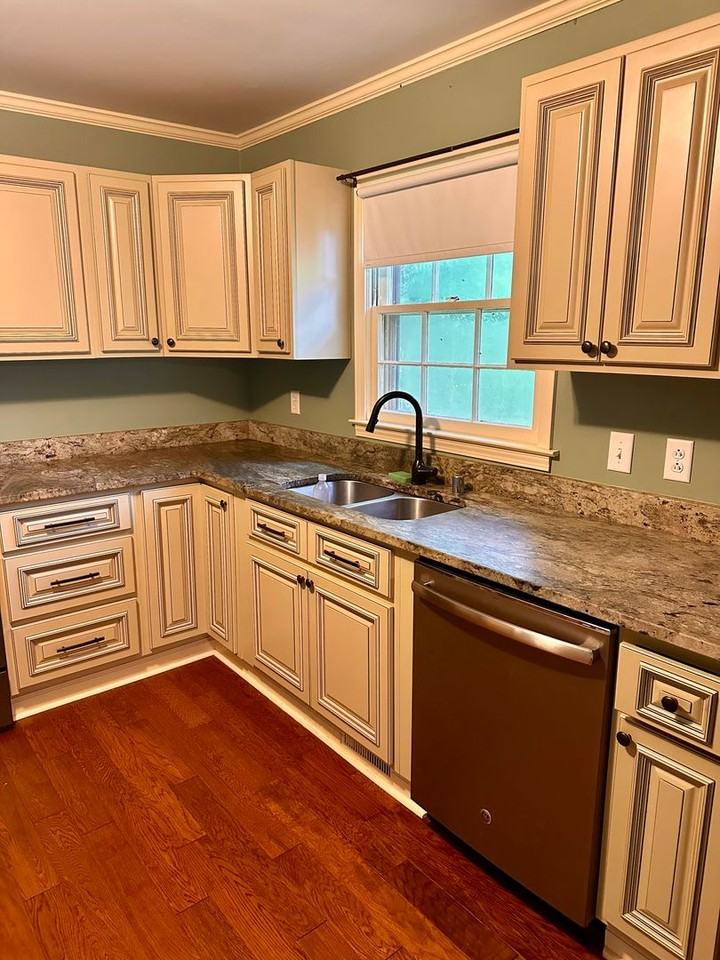418 Bishop Branch Rd - Photo 3 of 21
