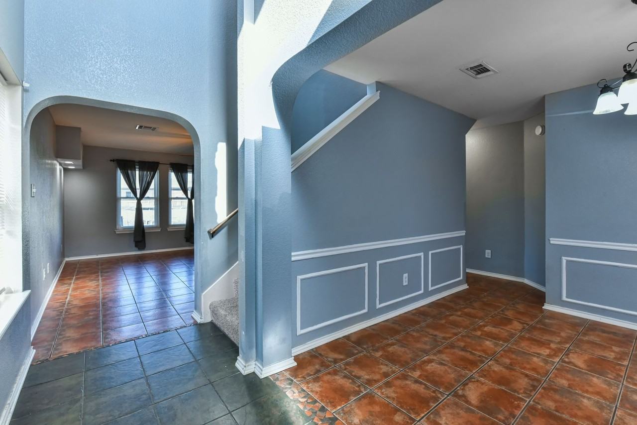5303 Western Swing Ct - Photo 6 of 33