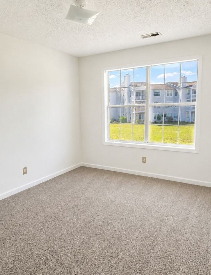 301 Warton Ln - Photo 3 of 19