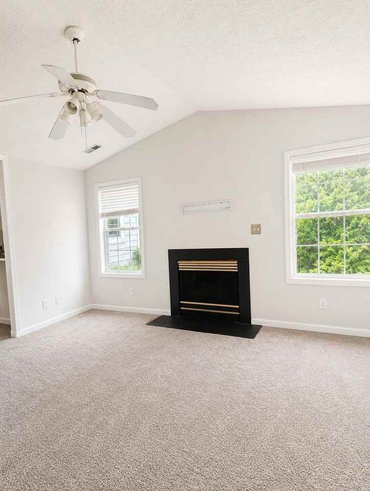 301 Warton Ln - Photo 6 of 19
