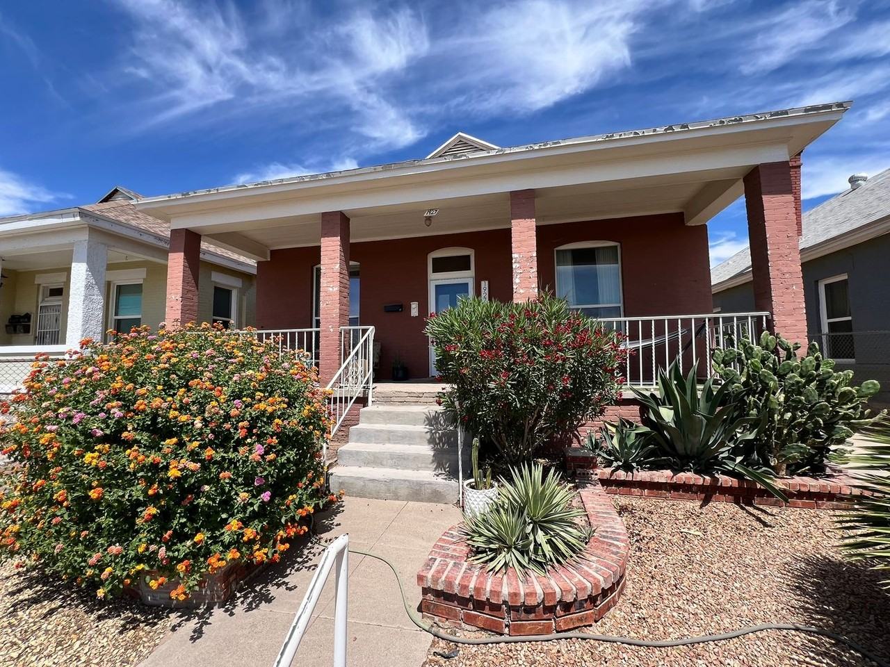 1927 Arizona Ave - Photo 2 of 17