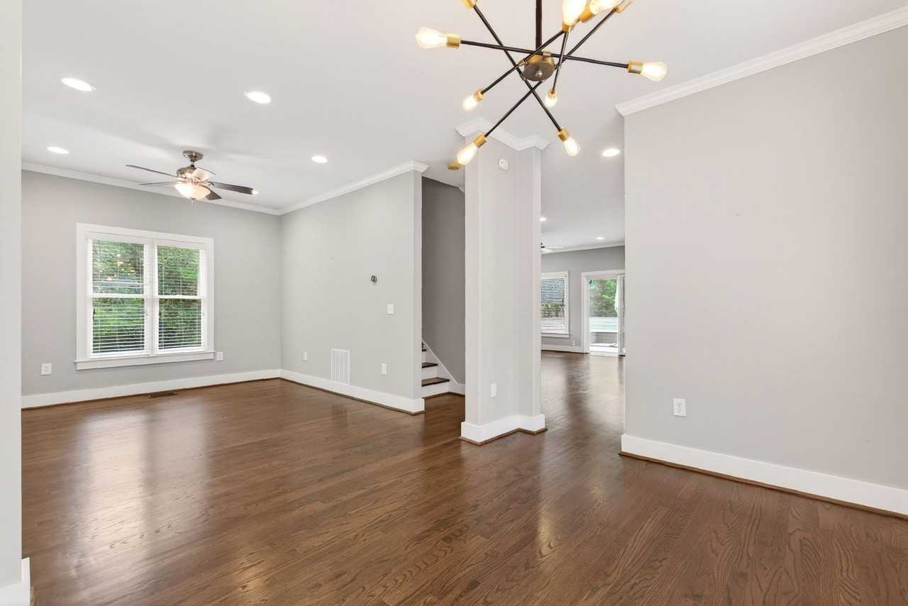 2801 Arborcrest Dr - Photo 3 of 19
