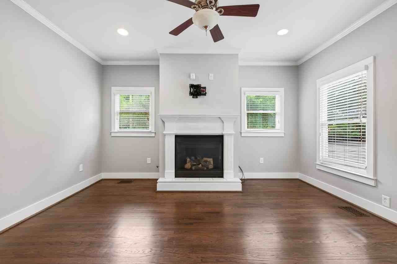 2801 Arborcrest Dr - Photo 4 of 19