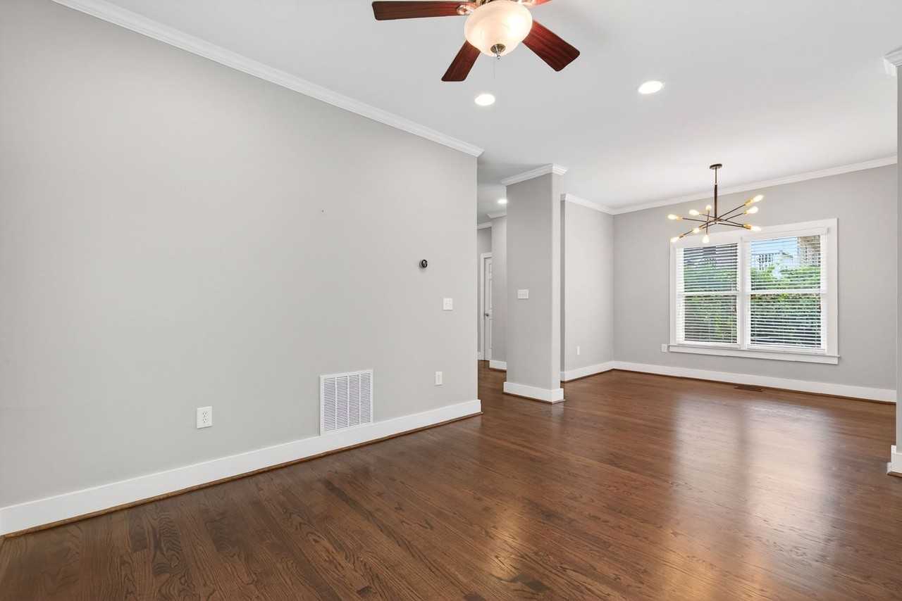 2801 Arborcrest Dr - Photo 5 of 19