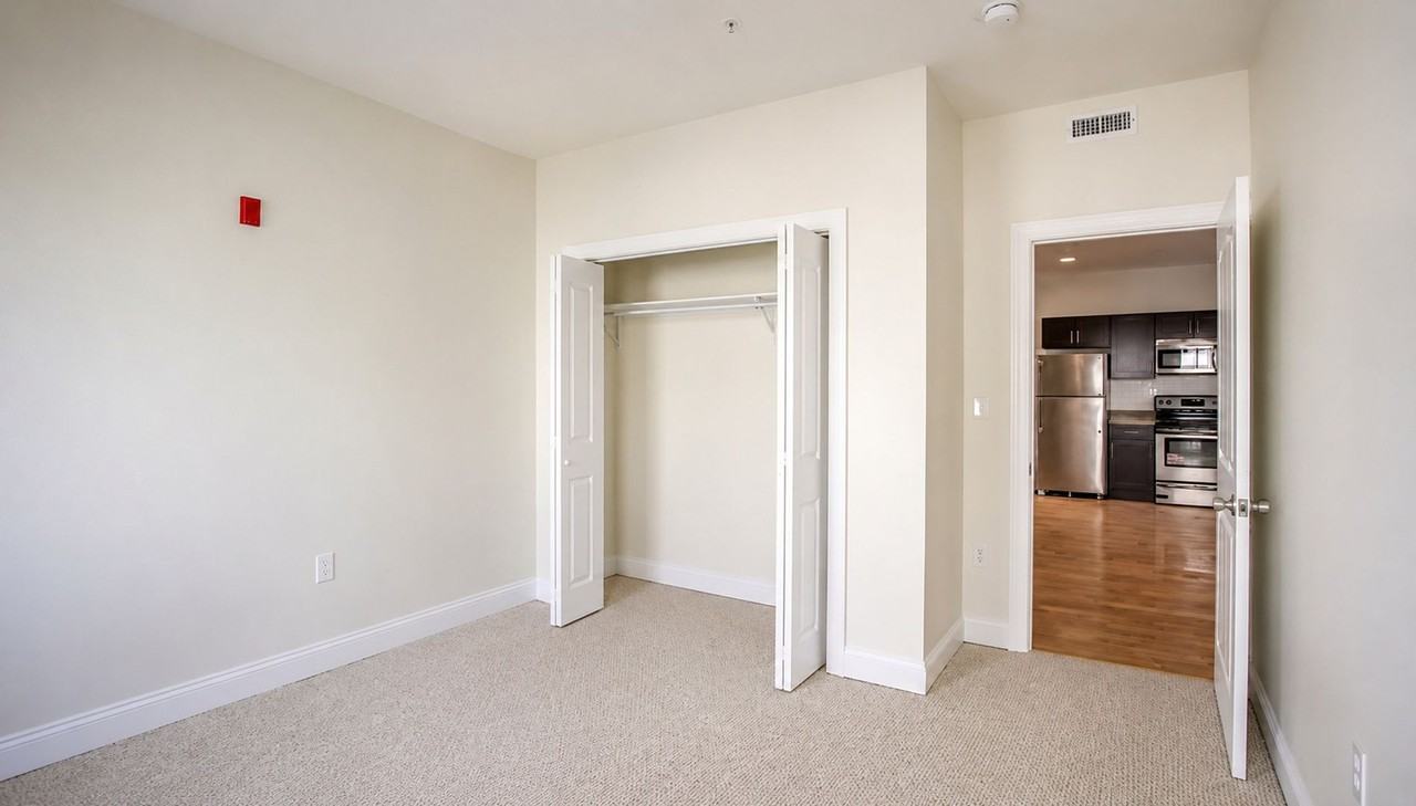 4128 Chester Ave - Photo 2 of 18