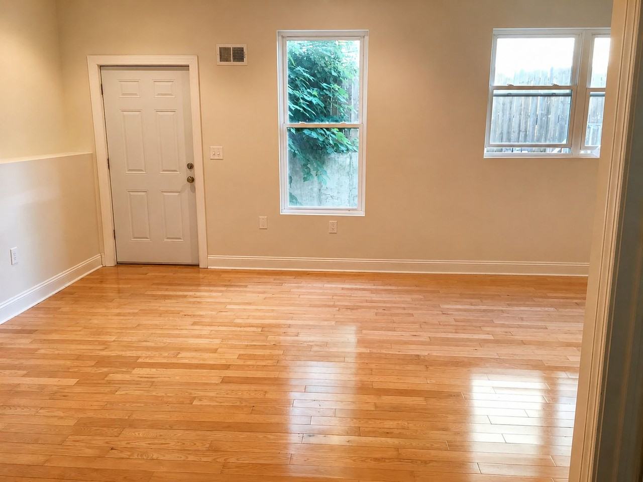 4128 Chester Ave - Photo 5 of 18