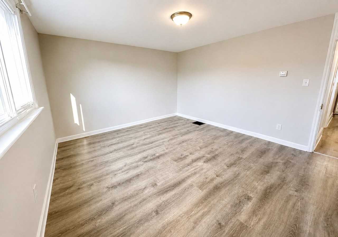 517 E Railroad Ave - Photo 2 of 14