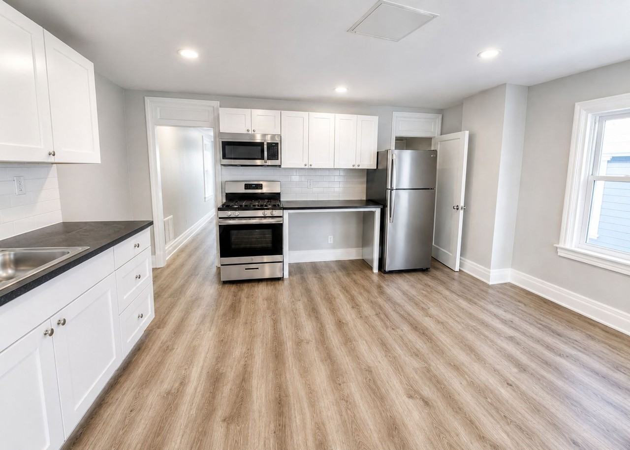 517 E Railroad Ave - Photo 6 of 14