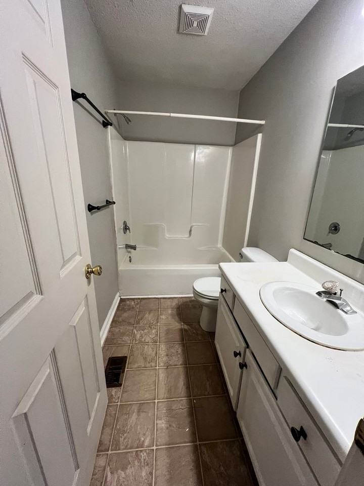 236 Bridgeview Dr - Photo 7 of 14