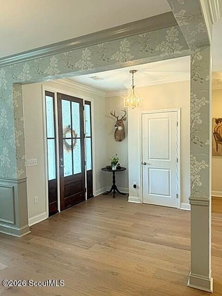 119 Hadleigh Blf - Photo 3 of 37