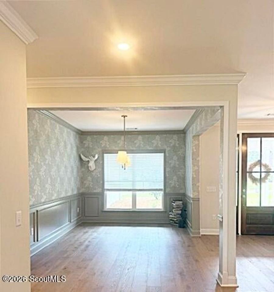 119 Hadleigh Blf - Photo 6 of 37