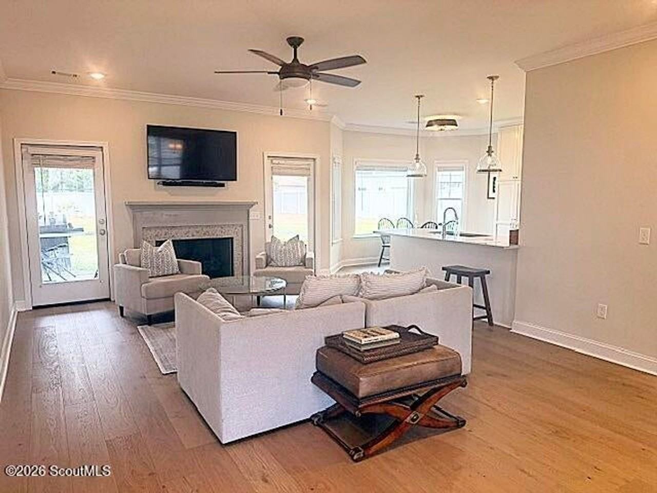 119 Hadleigh Blf - Photo 7 of 37