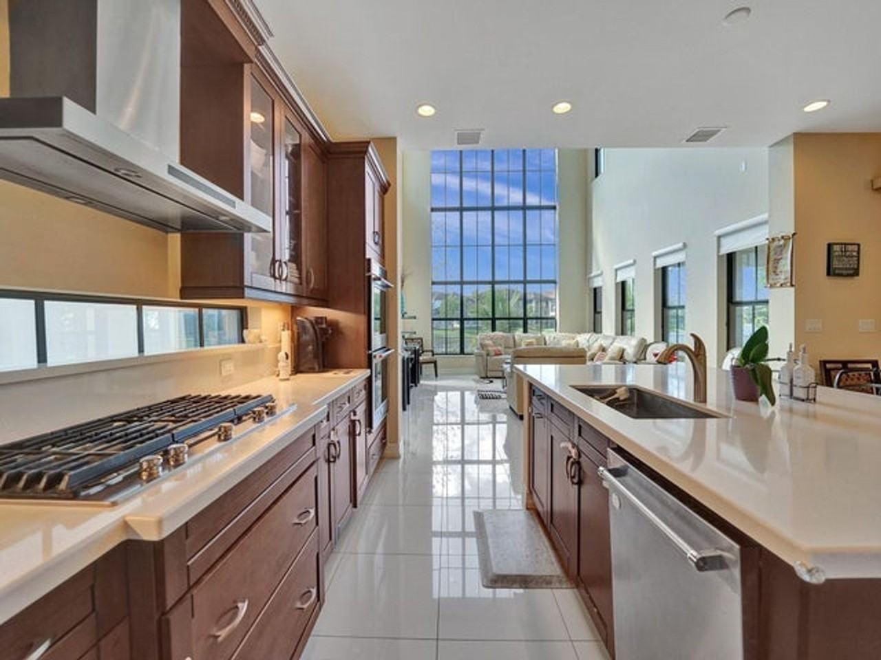 9345 Carrington Ave - Photo 2 of 20