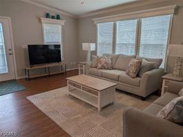 featured image of Greenwood Ave