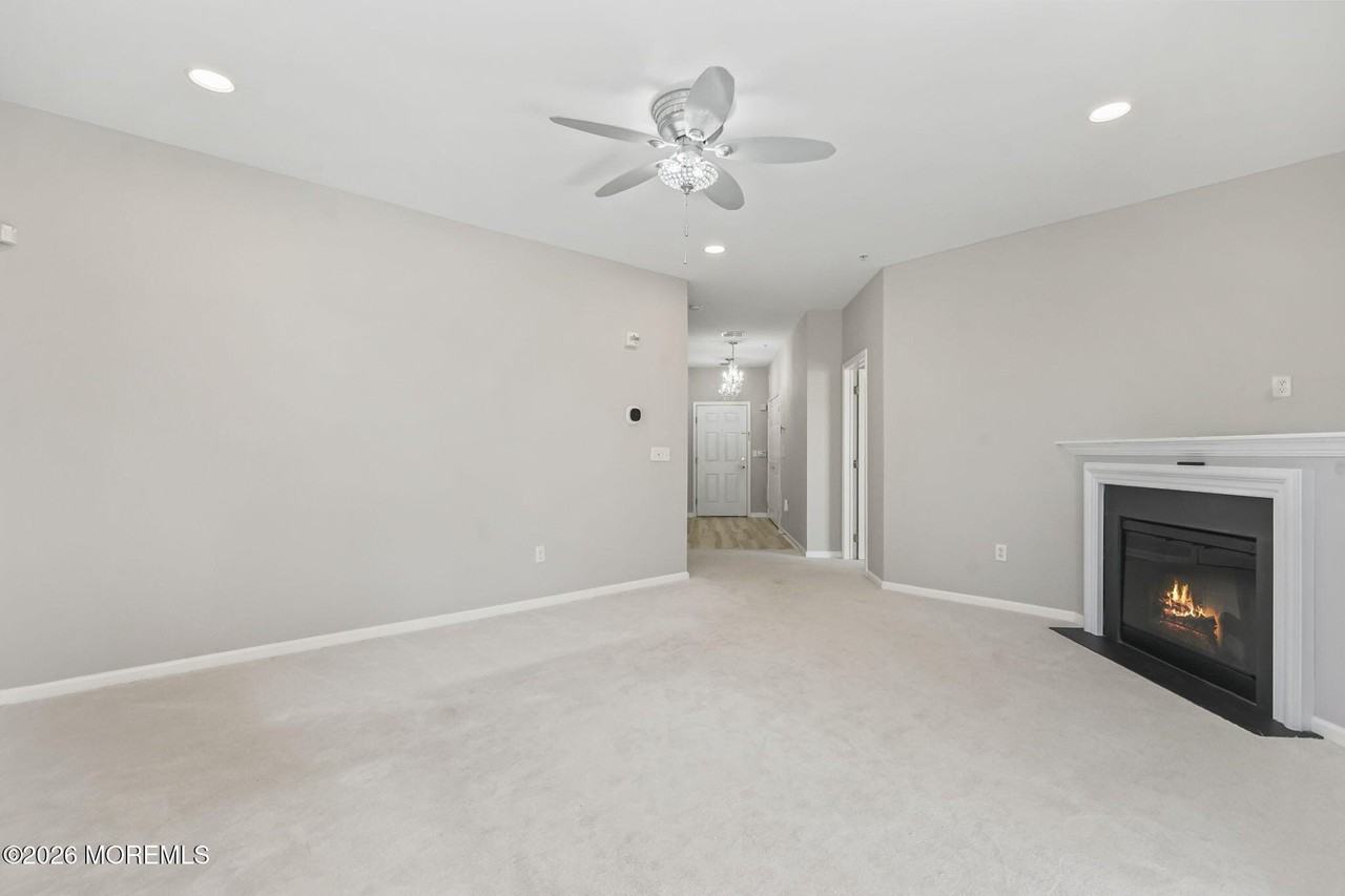 327 Mill Pond Way - Photo 3 of 26