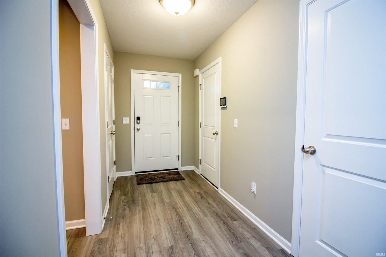 444 Brescia Dr - Photo 3 of 27