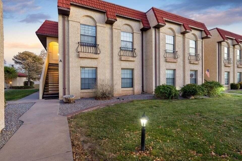 833 Country Club Dr Se #1A - Photo 2 of 15