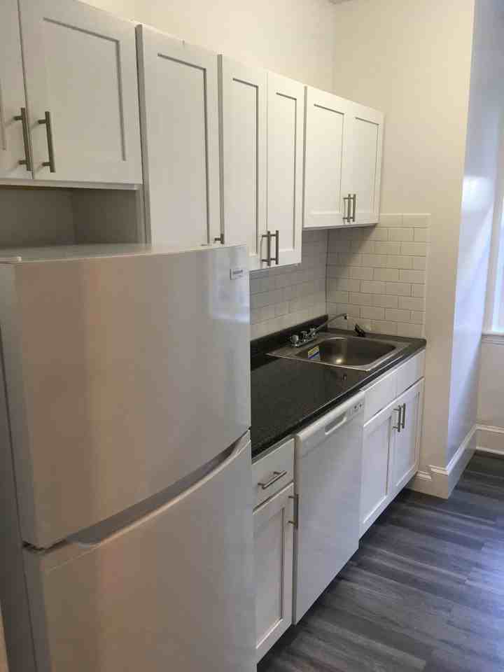 1804 Commonwealth Avenue - Photo 4 of 7