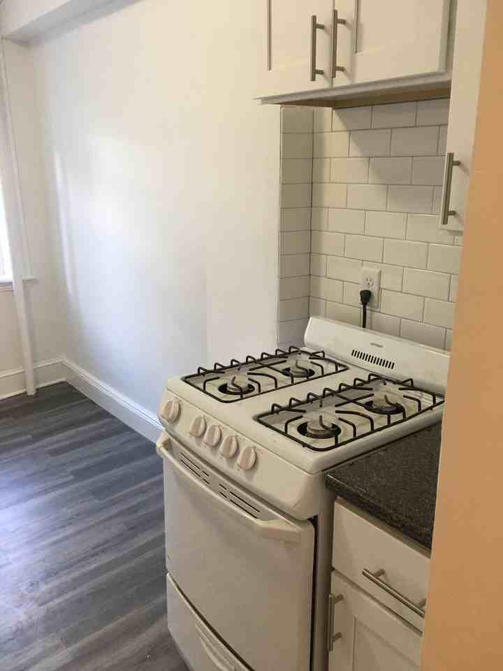 1804 Commonwealth Avenue - Photo 5 of 7