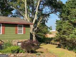 641 Tom Miller Rd - Photo 2 of 11