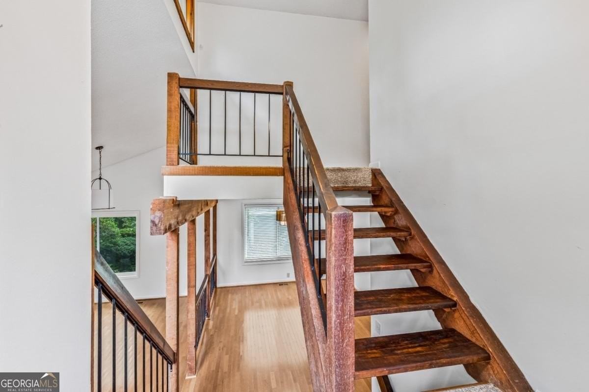 1016 Muirfield Dr - Photo 3 of 38