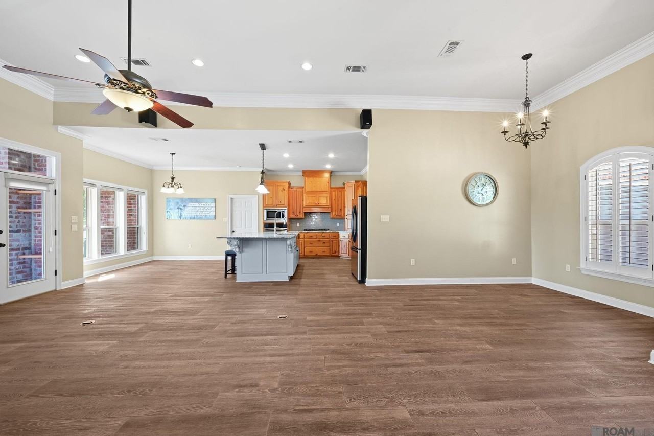 12066 River Highlands Dr - Photo 5 of 20