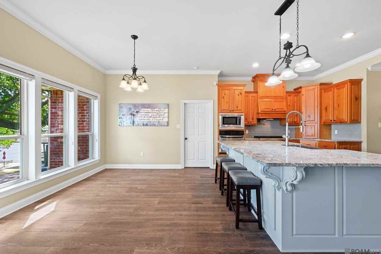 12066 River Highlands Dr - Photo 6 of 20
