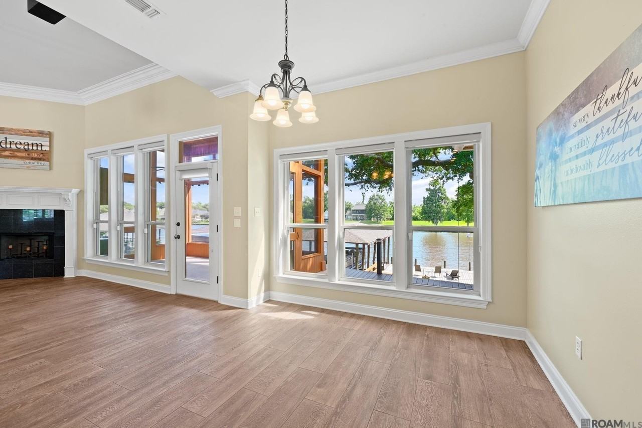 12066 River Highlands Dr - Photo 7 of 20