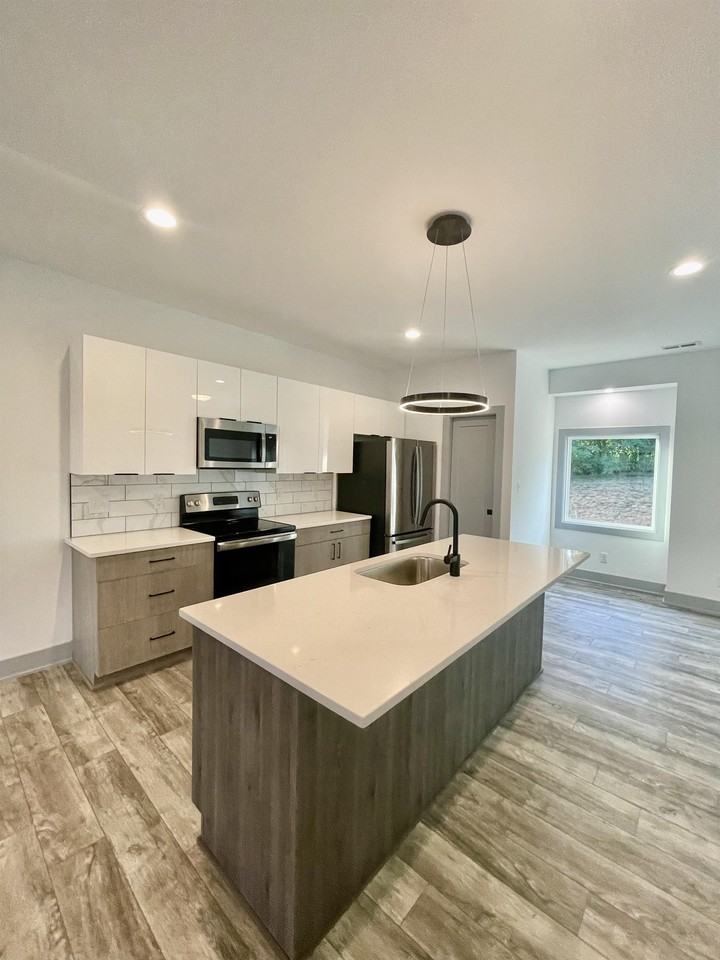 420 Breezewood Drive - 107Unit 107 #107 - Photo 4 of 42