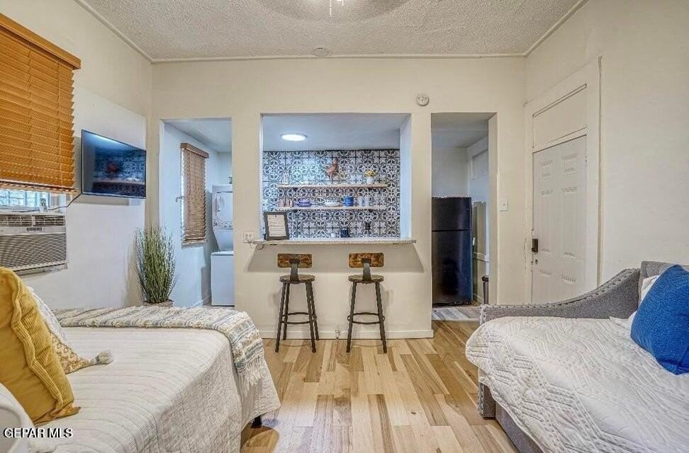709 N Saint Vrain St #2 - Photo 2 of 18