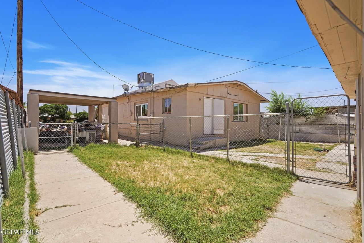 209 N Seville Dr #B - Photo 2 of 16