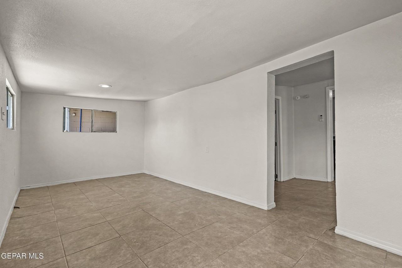 209 N Seville Dr #B - Photo 4 of 16