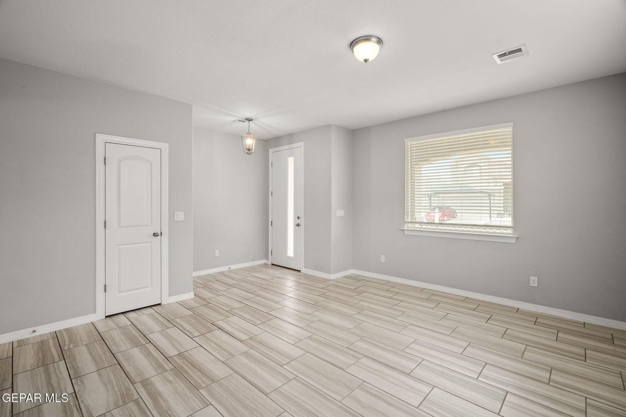 14760 Sam Garcia Ave - Photo 7 of 48