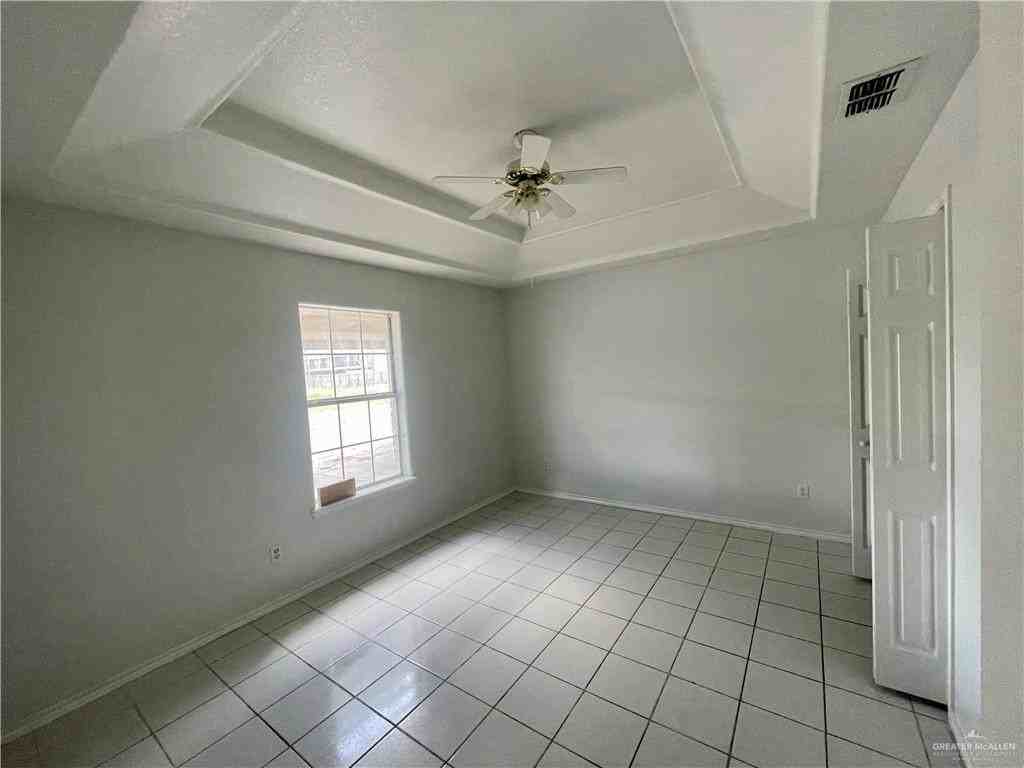 2302 Kimberly Ln - Photo 5 of 15