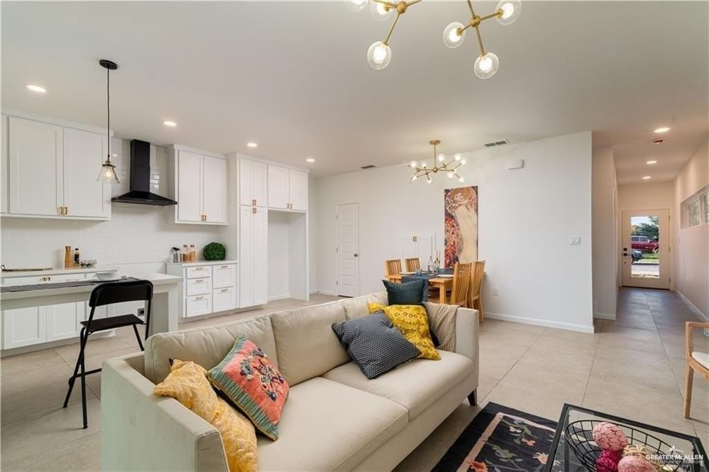 2613 Warbler Ave - Photo 3 of 18