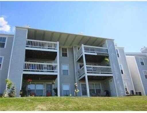 123 Fieldcrest 303 - Photo 2 of 6
