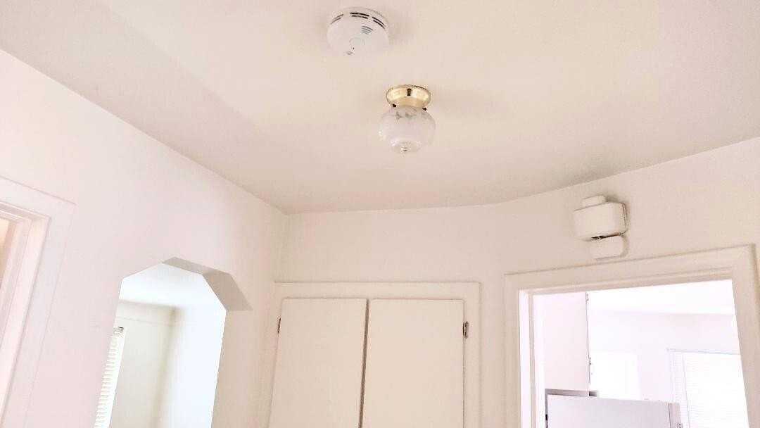 9928 Roseland St - Photo 3 of 17