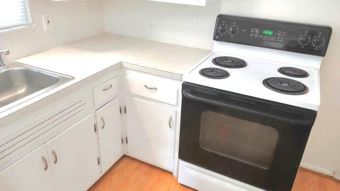9928 Roseland St - Photo 6 of 17