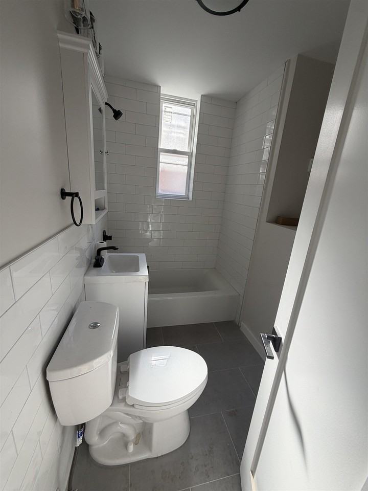 31-33 66th St #4A - Photo 3 of 9
