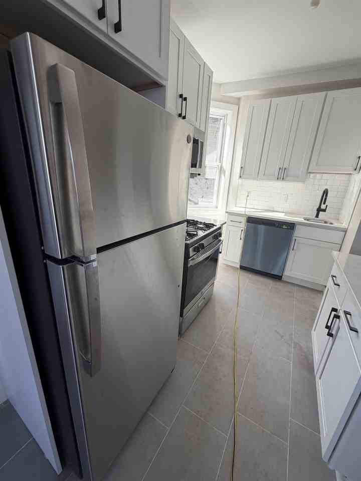 31-33 66th St #4A - Photo 6 of 9