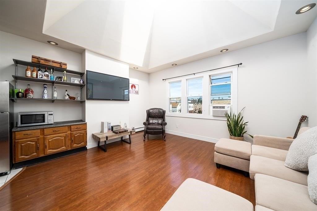 55 Bowers St #3 - Photo 7 of 16