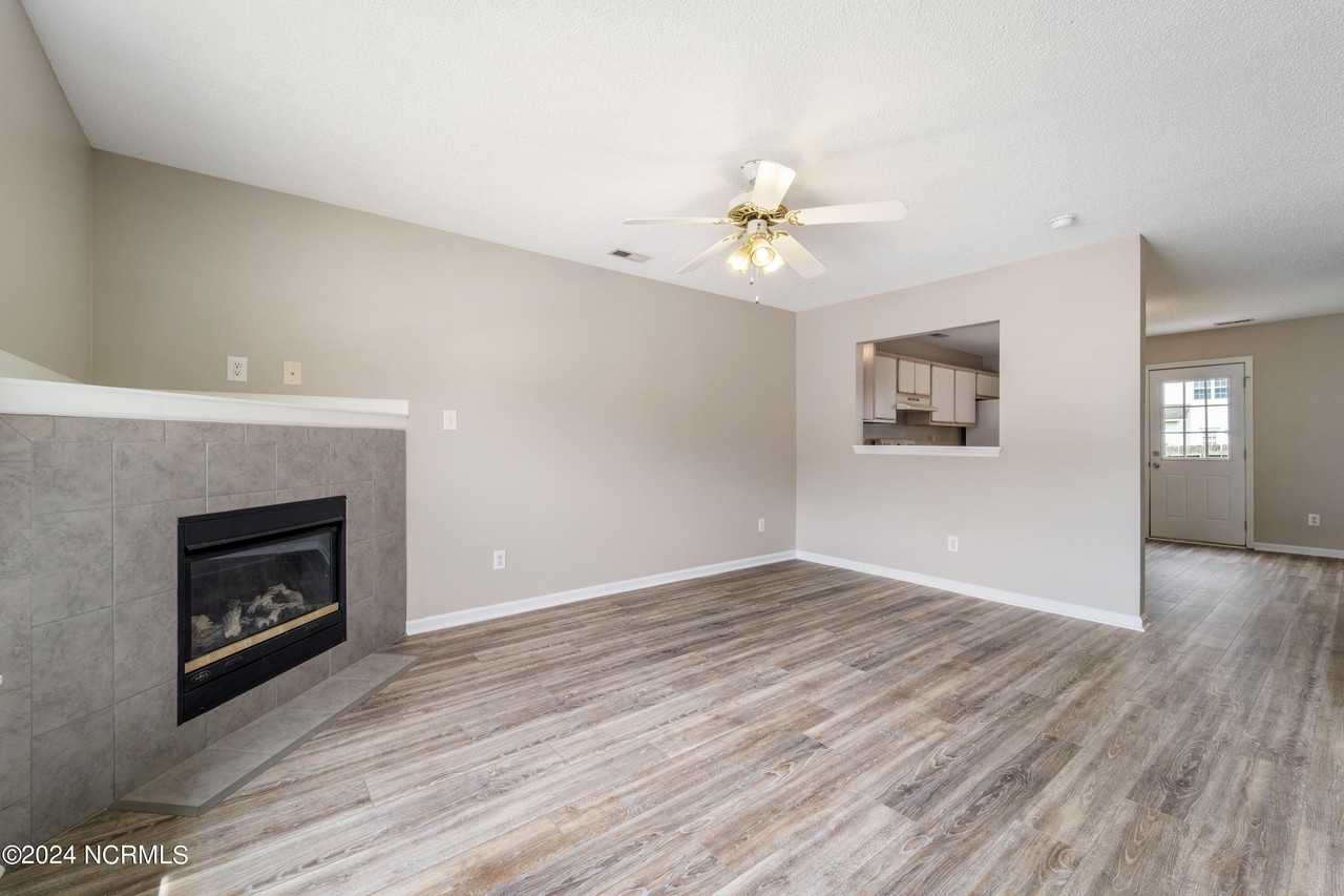 103 Pinegrove Ct - Photo 3 of 20