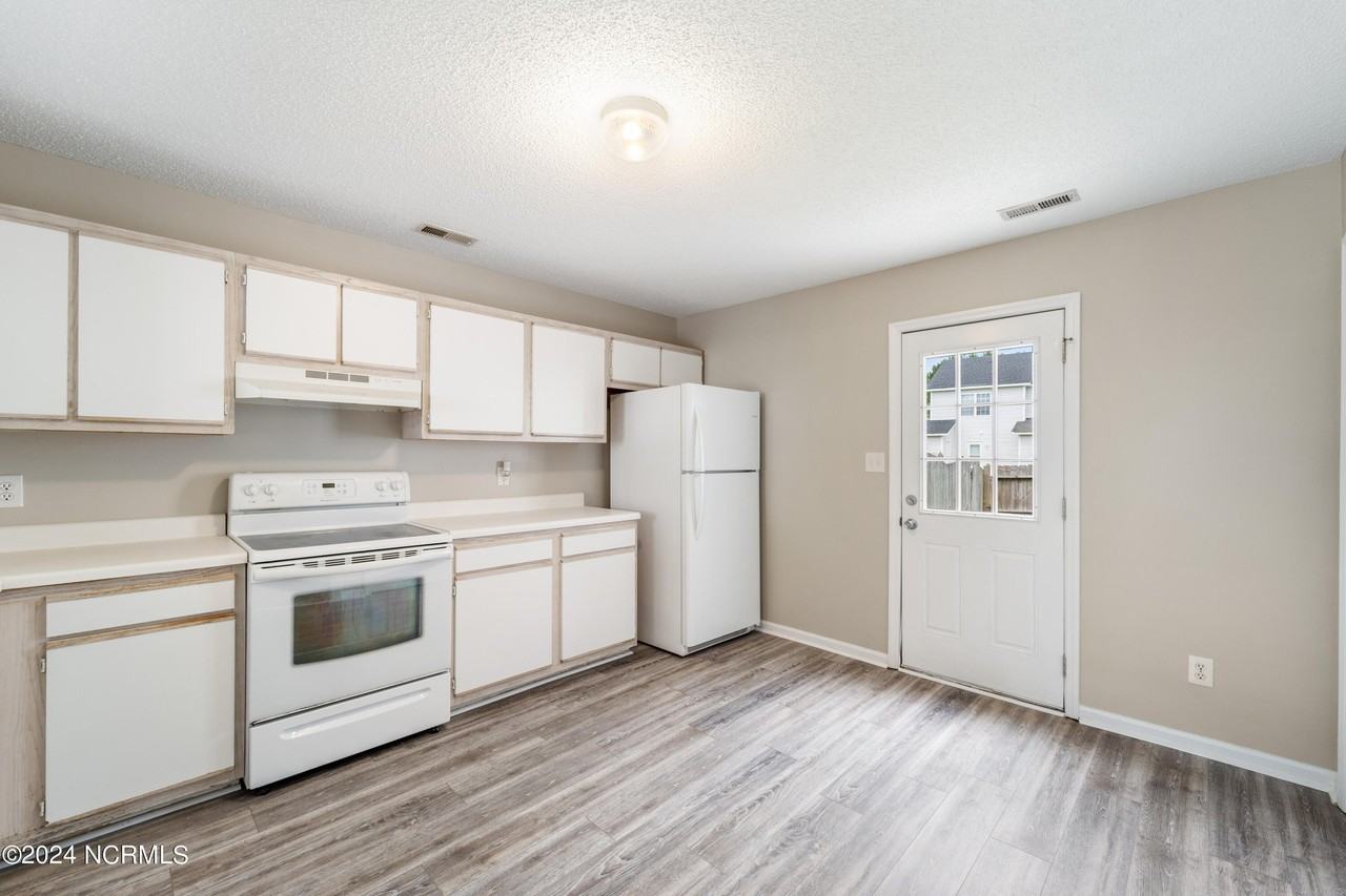 103 Pinegrove Ct - Photo 6 of 20
