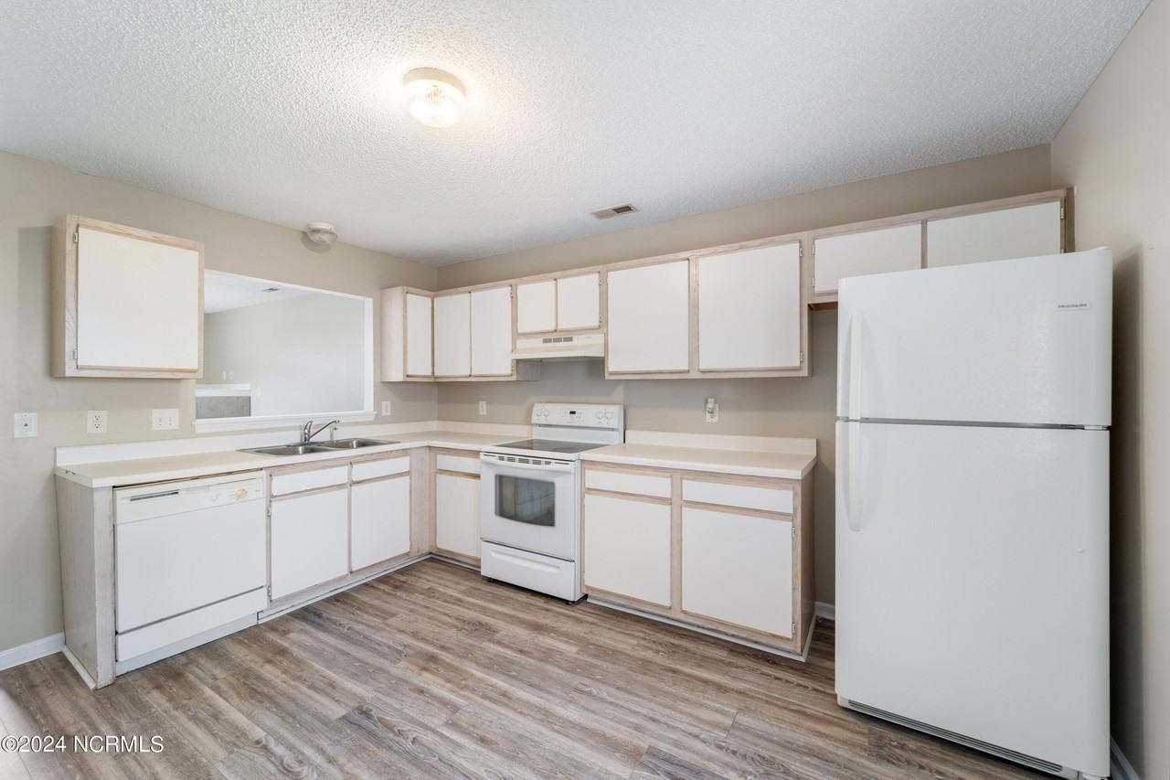 103 Pinegrove Ct - Photo 7 of 20