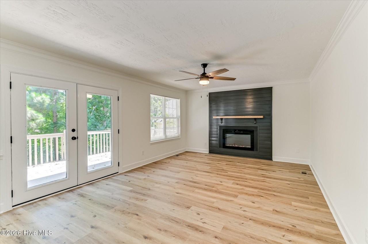 4688 Perry Mill Cir - Photo 7 of 41