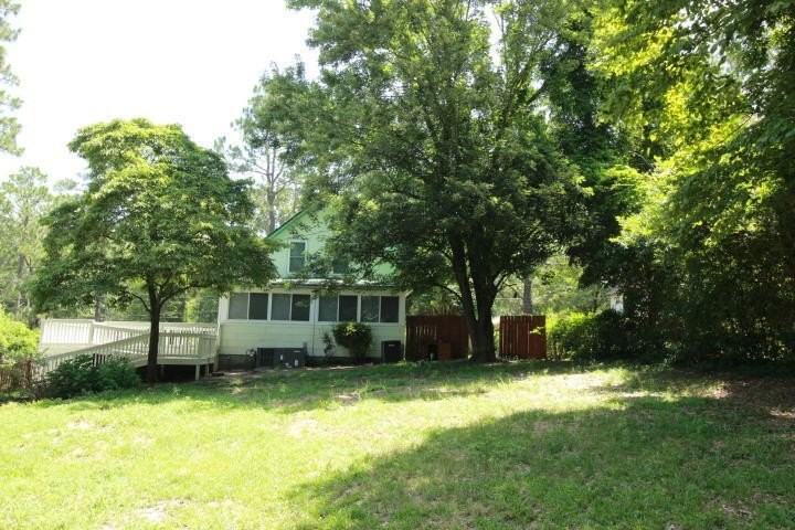 390 W Connecticut Ave - Photo 7 of 9